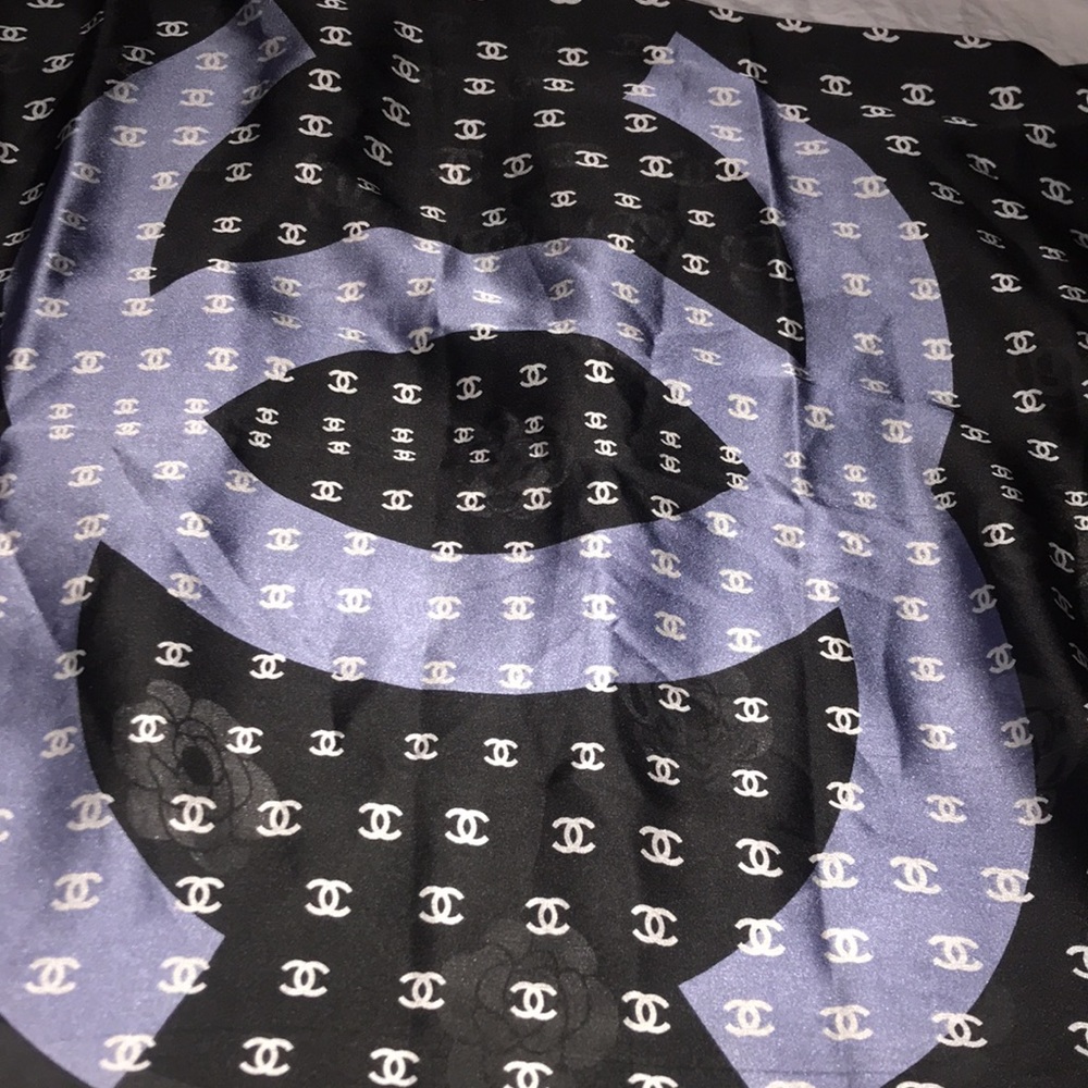 Chanel Rare wrap/Scarf